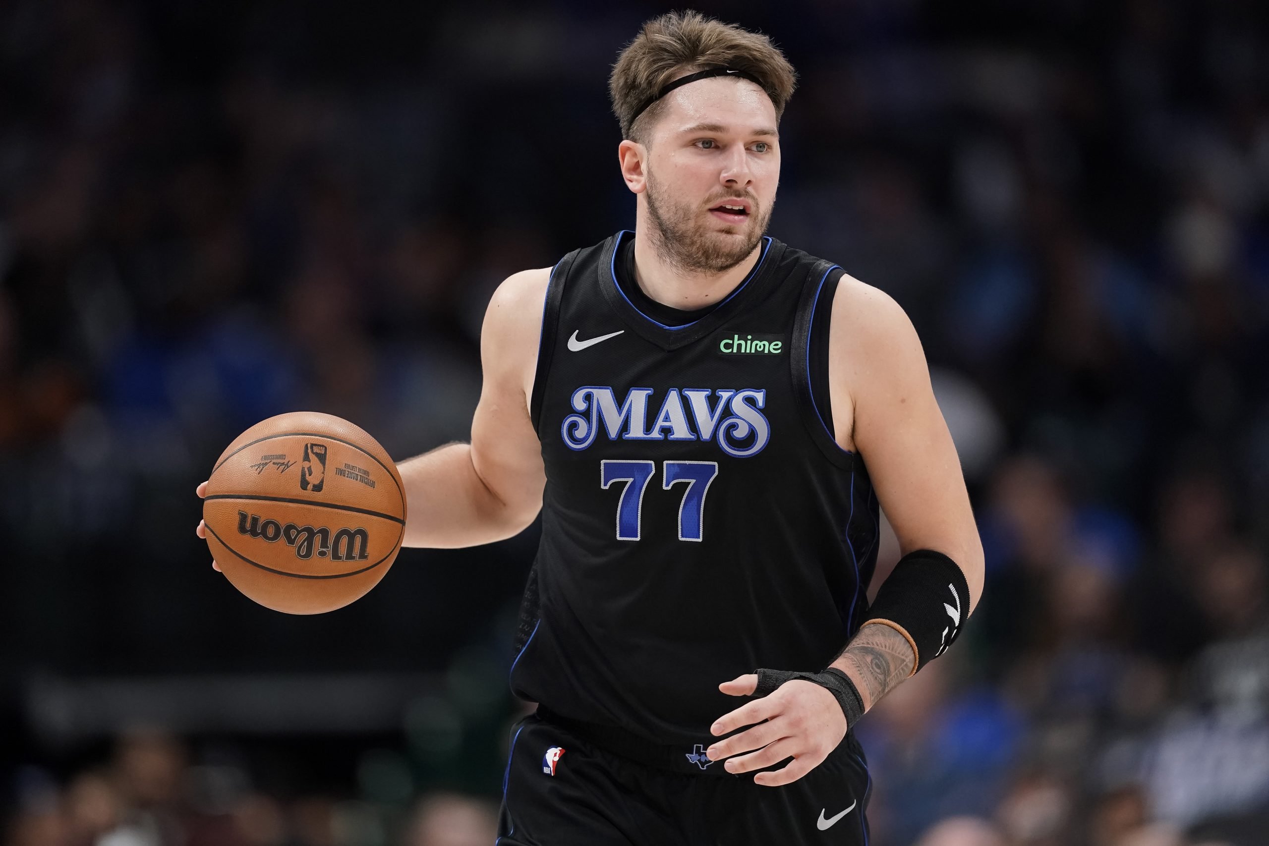 Dallas Mavericks star Luka Doncic's Dallas home has ,000 worth of jewelry stolen in athlete burglary