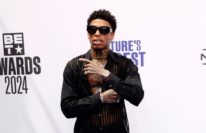 NLE Choppa closed the “Queerbaiting” claim after turning off the virus Playgirl photo