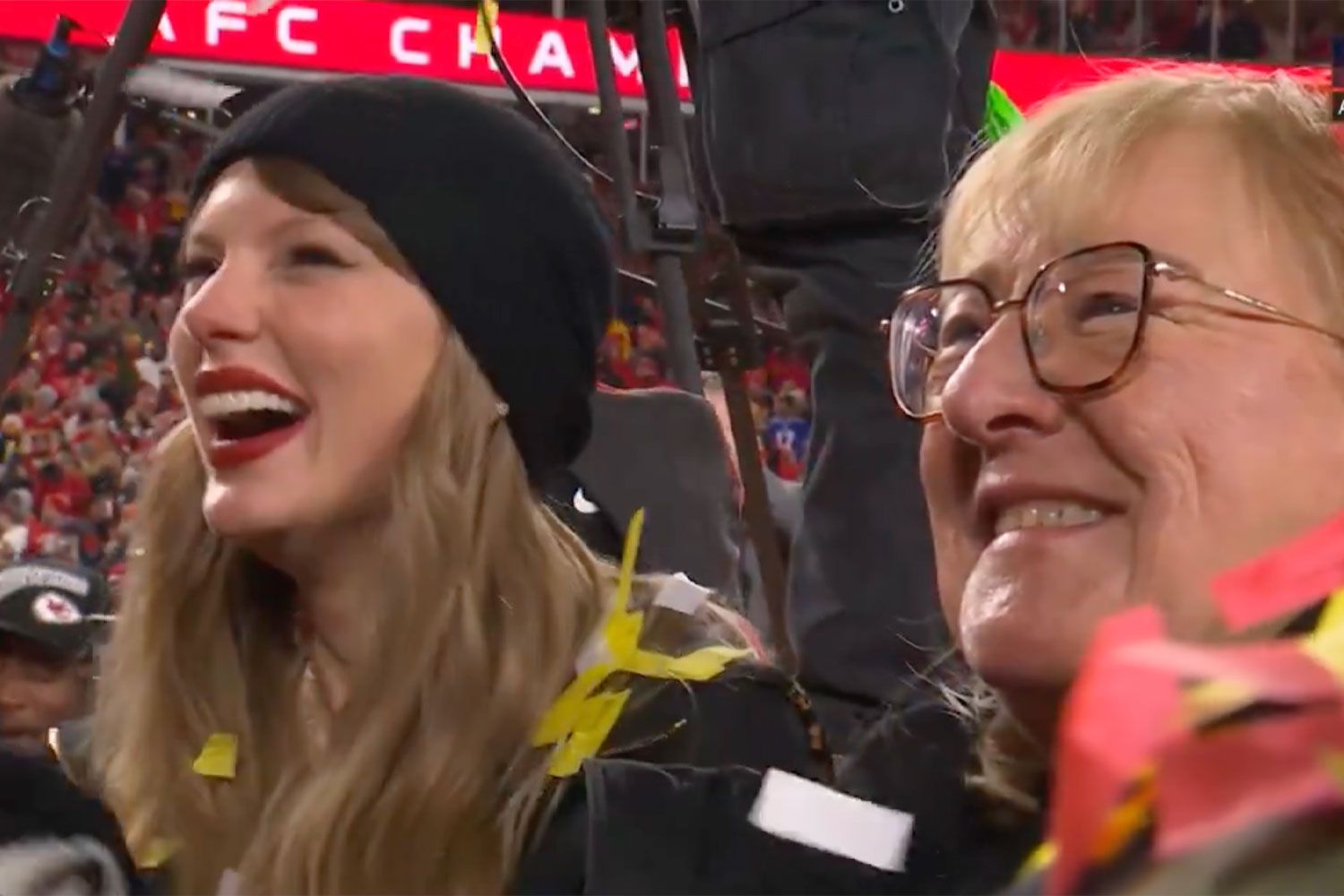 Taylor Swift laughed and cheered while singing “Make A Little Love” in Travis Kelce