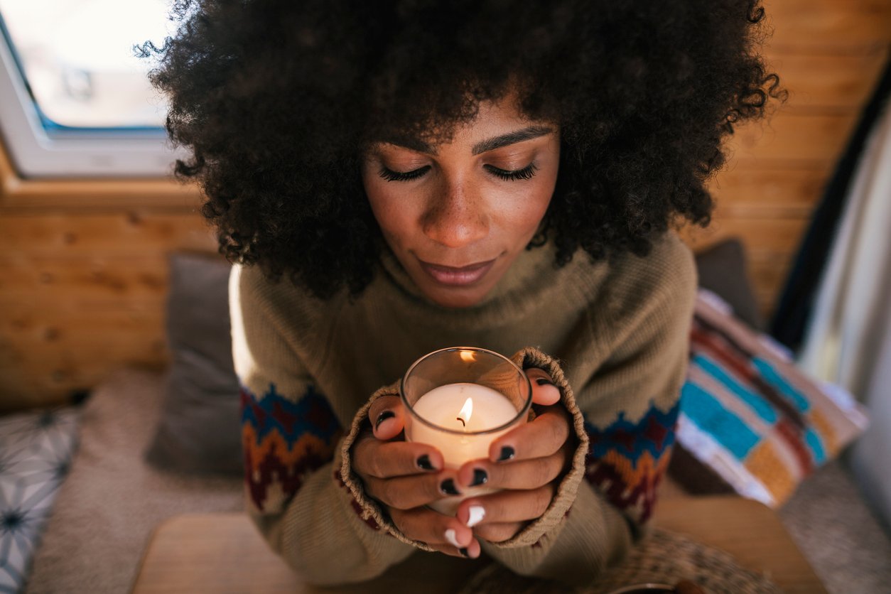 5 black candles companies to set up mood and help you relax this black history month