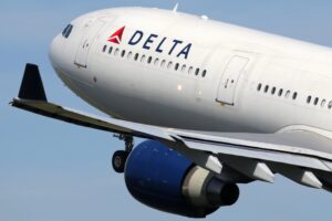 Delta passengers evacuate through emergency slide after fogs fill Atlanta airport