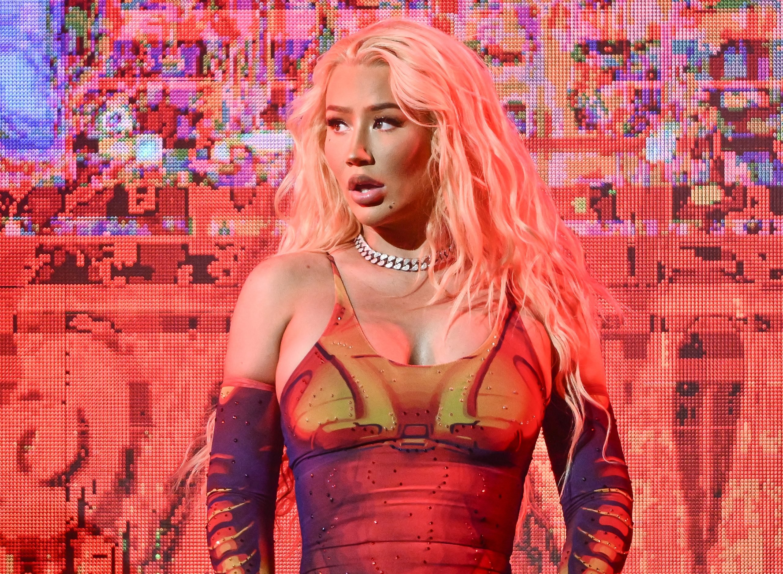 Iggy Azalea calls universal music “criminal” of unpaid royalties in explosive claims