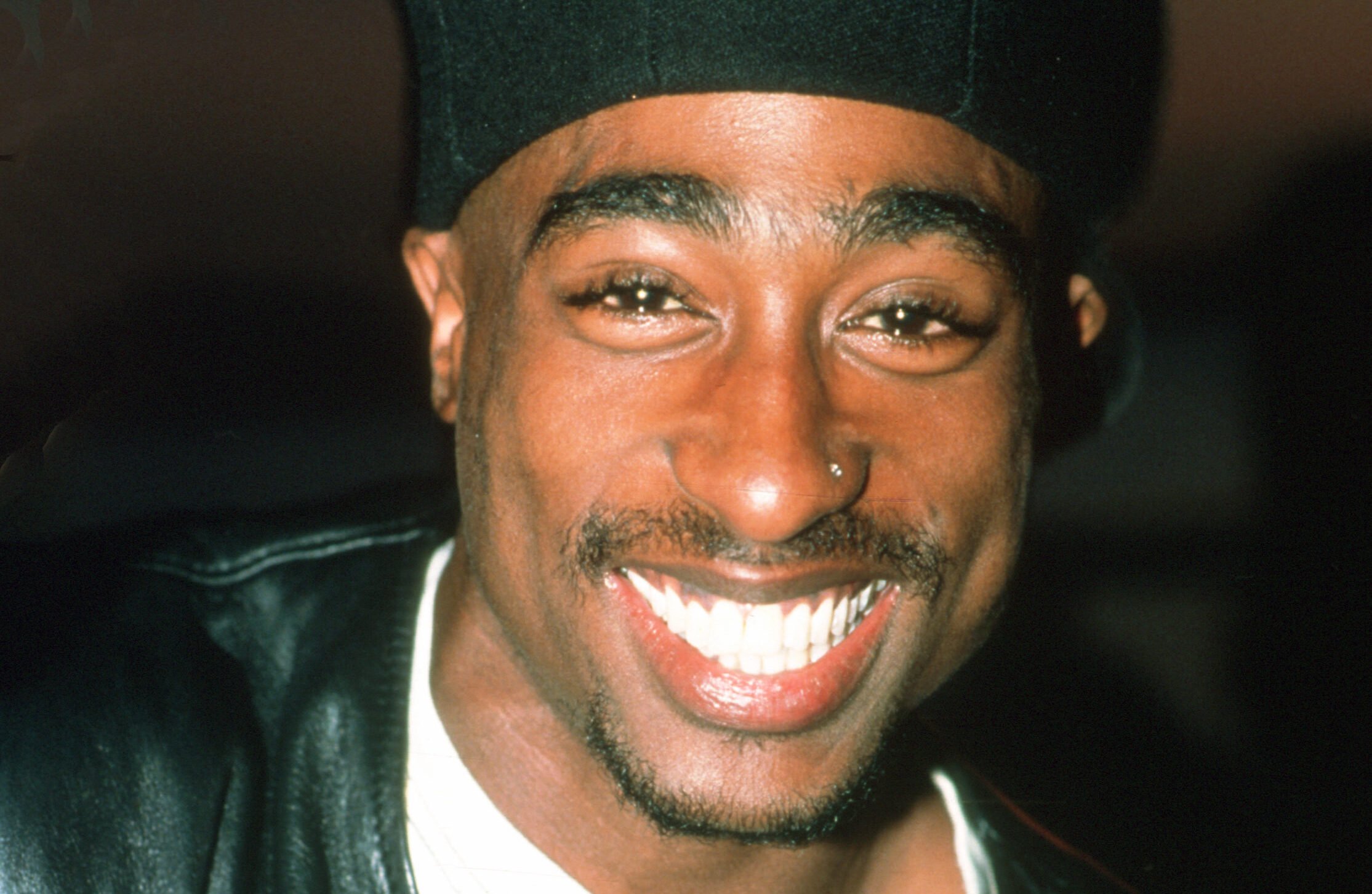 Unreleased lyrics of Tupac Shakur and recordings from the early 90s hit the market for 0,000